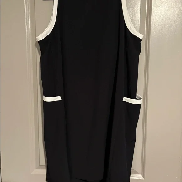 Lou & Grey Black and White Sleeveless  Athletic Dress - Picture 5 of 6